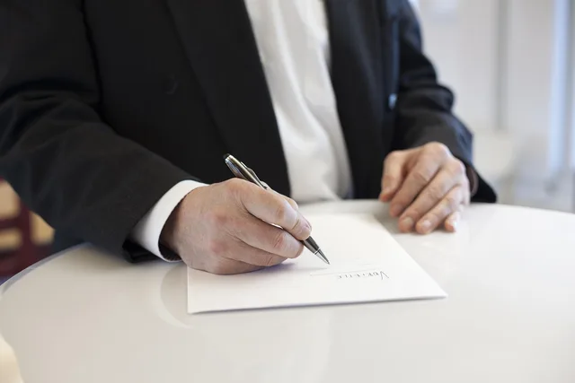 contract, signature, contract, contract, contract, signature, signature, signature, signature, signature. 3 contract differences for software buyers in England, Scotland and Northern Ireland